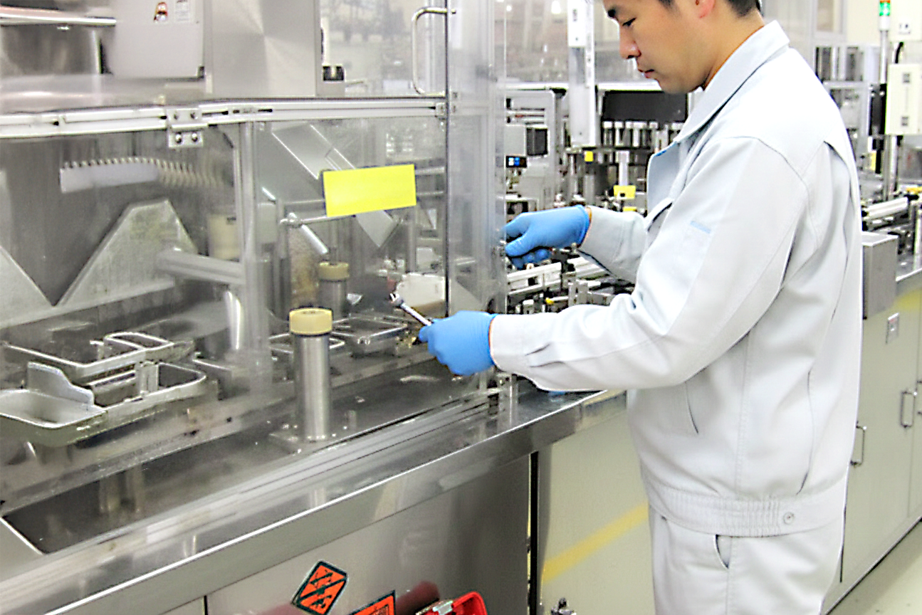 老舗メーカー採用✕土日祝休み
業界未経験歓迎・経験者は優遇します
スキルにより月給24.1万スタートも可能
安定した味噌づくりを支える【工場の要】
設備保全・メンテナンススタッフ募集