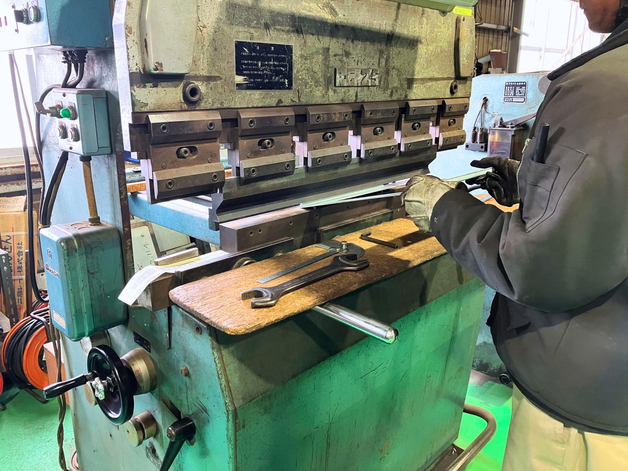 【✧未経験OK✧】
安心の寮完備・家賃無料✧日勤のみ✧定年70歳✧
創業100年超の安定企業で長く働ける✧