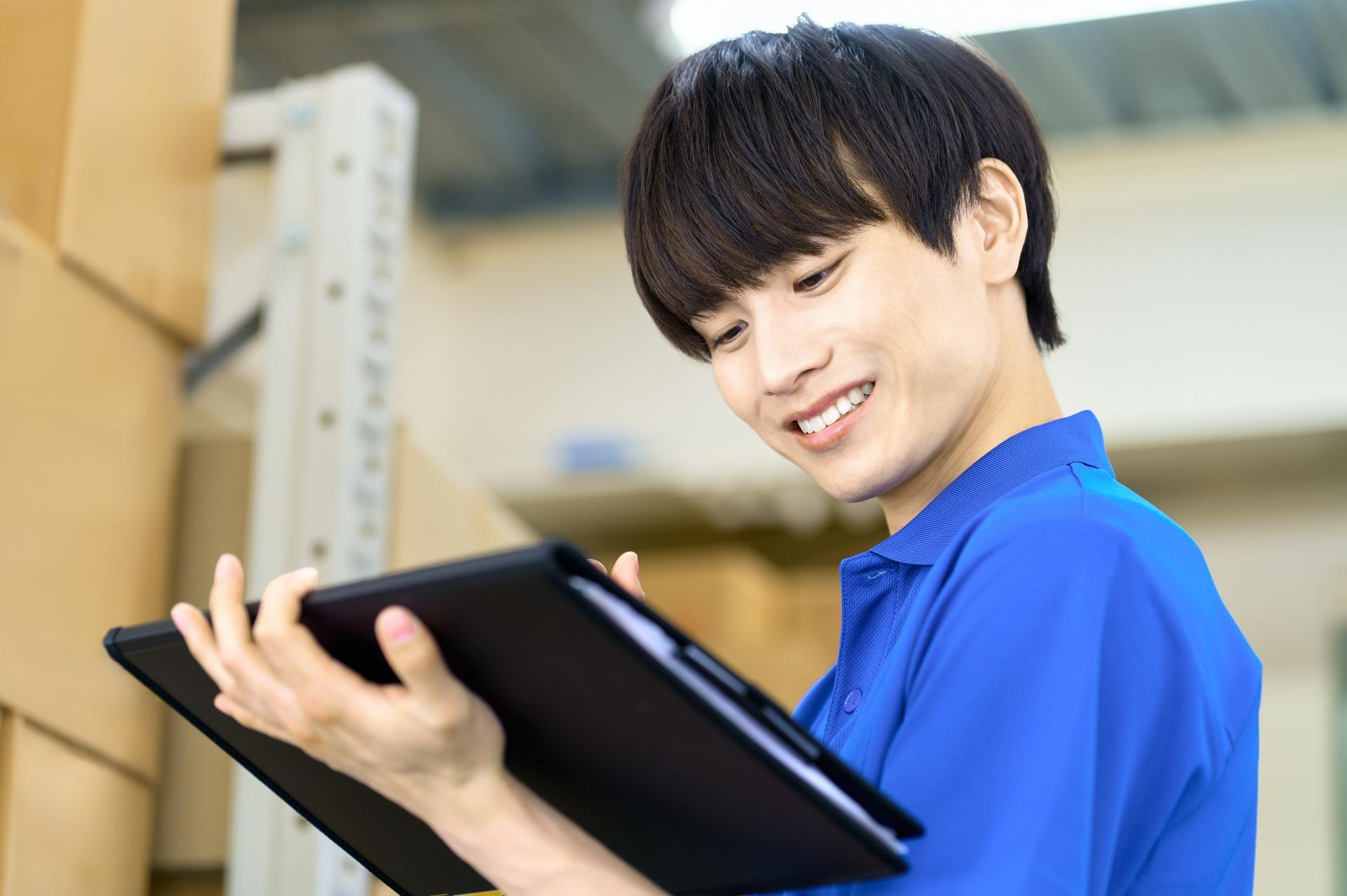 ✧2025年7月オープンの新倉庫で働きませんか？✧
未経験スタート大歓迎！安心の教育体制あり◎
ピカピカキレイな環境で、安定企業の倉庫作業！
構内作業経験を活かして働きたい方も大歓迎！